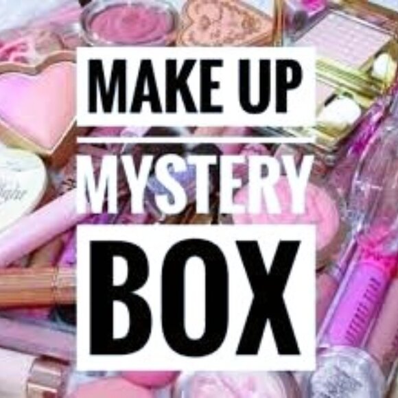 High end 3+ MAC Too Faced mystery box beauty & makeup - Picture 1 of 4